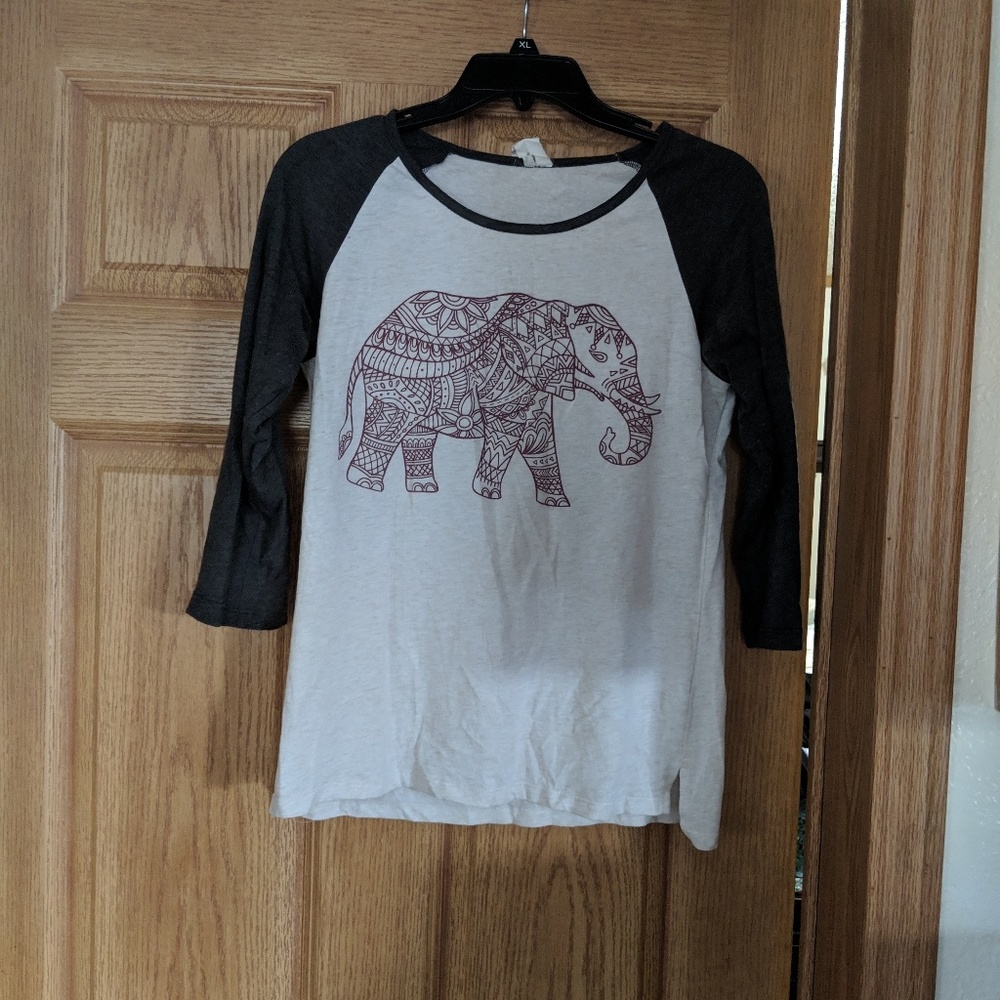 Cute 3/4 sleeve elephant top